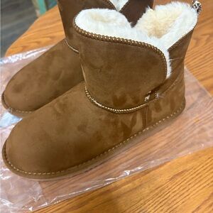 BearPaw Tan Ankle Boots with Soft Cream Lining